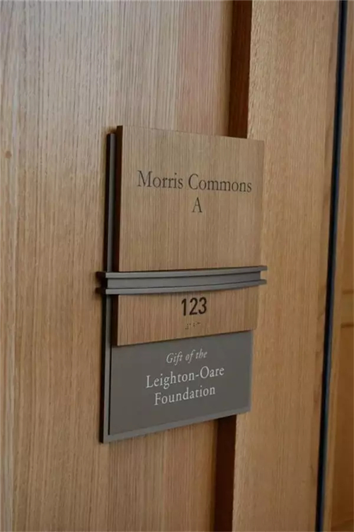 這樣的酒店門牌好設計，你會一眼就記住嗎？