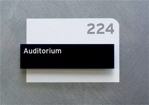 這樣的酒店門牌好設計，你會一眼就記住嗎？